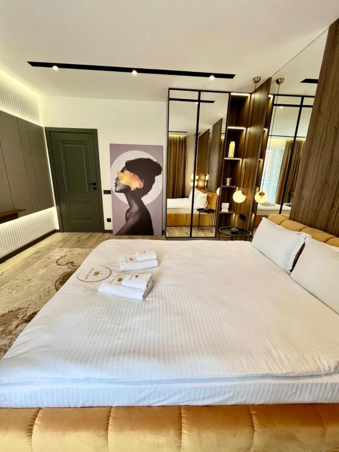 Royal Vip Jacuzzi Apart 利沃夫 外观 照片