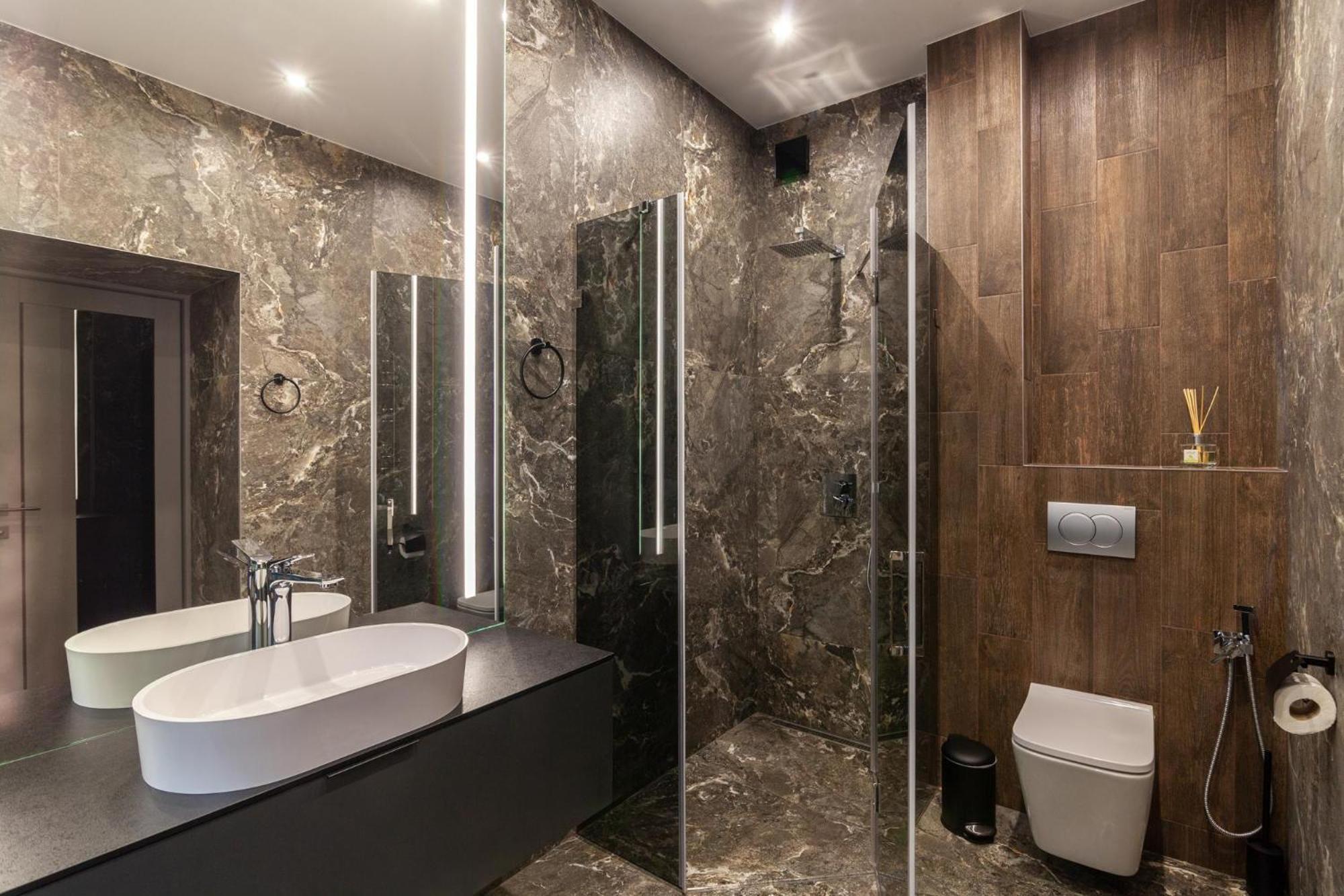 Royal Vip Jacuzzi Apart 利沃夫 外观 照片