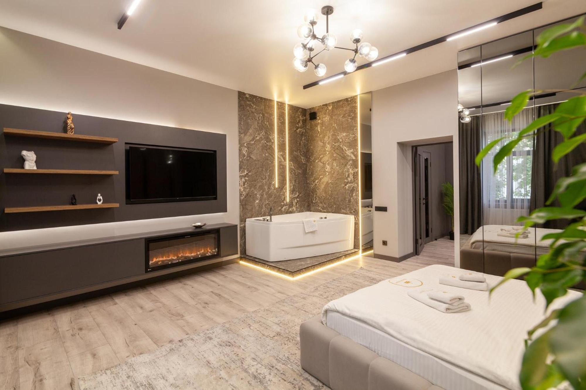 Royal Vip Jacuzzi Apart 利沃夫 外观 照片