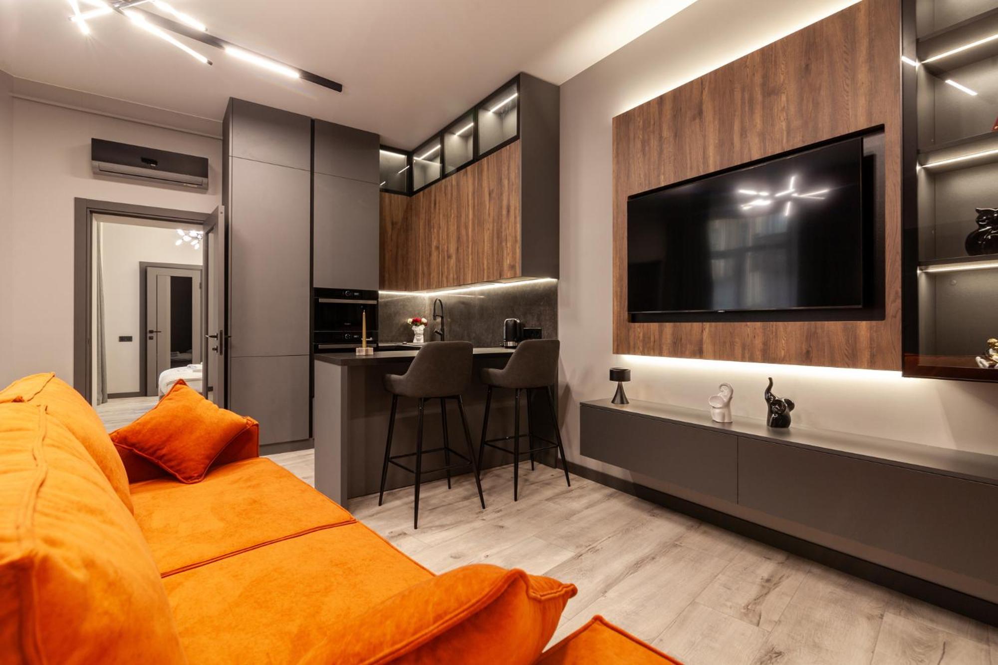 Royal Vip Jacuzzi Apart 利沃夫 外观 照片